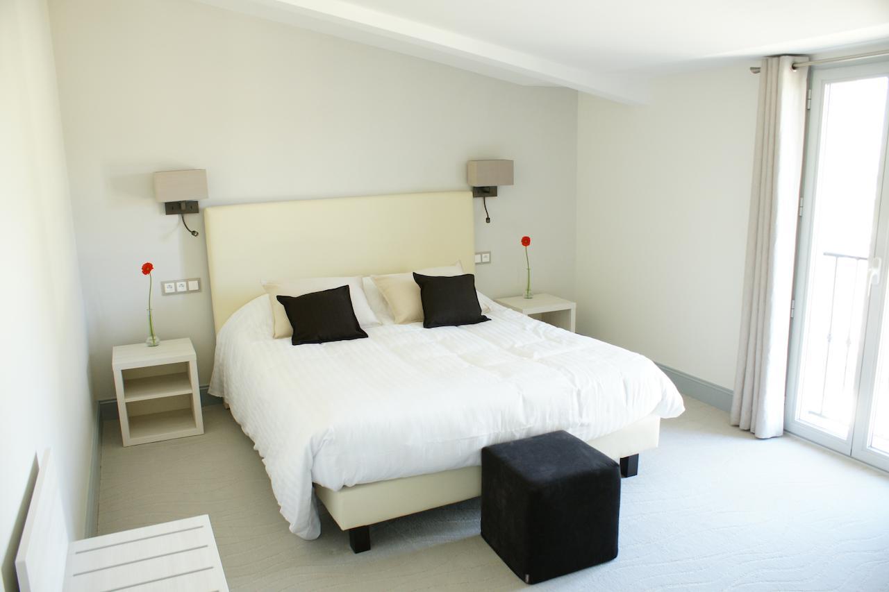 Logis- Hotel Spa Restaurant L'Epicurial Saint-Pey-de-Castets Rum bild