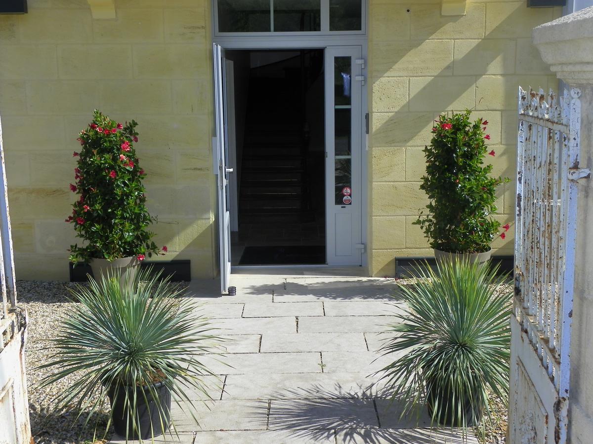 Logis- Hotel Spa Restaurant L'Epicurial Saint-Pey-de-Castets Exteriör bild
