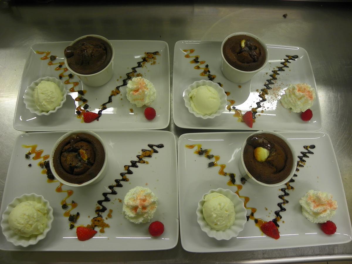 Logis- Hotel Spa Restaurant L'Epicurial Saint-Pey-de-Castets Exteriör bild