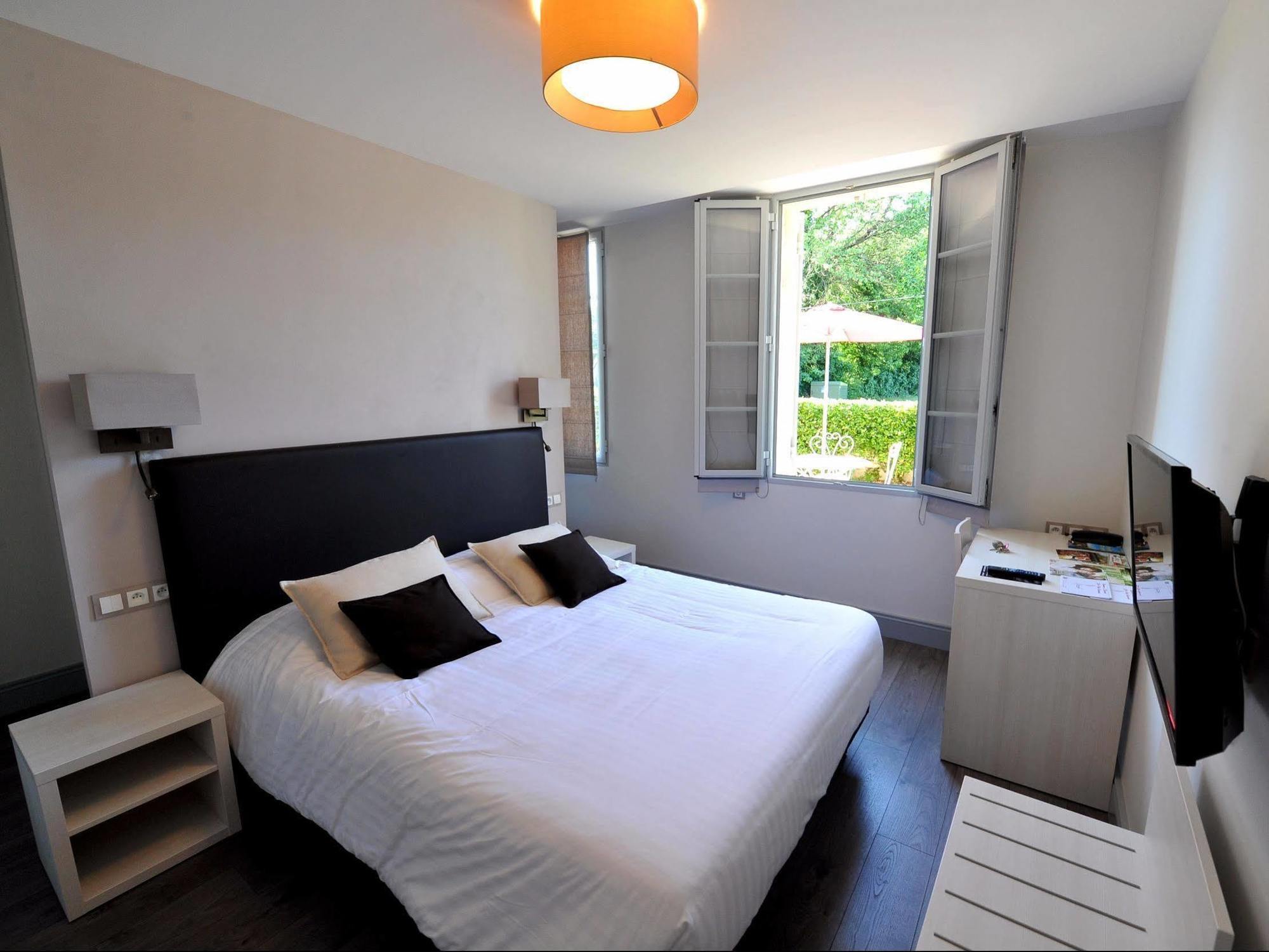 Logis- Hotel Spa Restaurant L'Epicurial Saint-Pey-de-Castets Exteriör bild