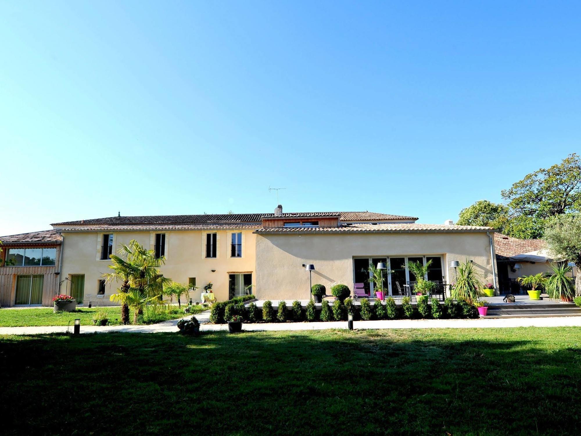 Logis- Hotel Spa Restaurant L'Epicurial Saint-Pey-de-Castets Exteriör bild